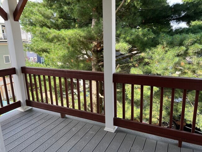 Building Photo - 3-1/2 Buffum St