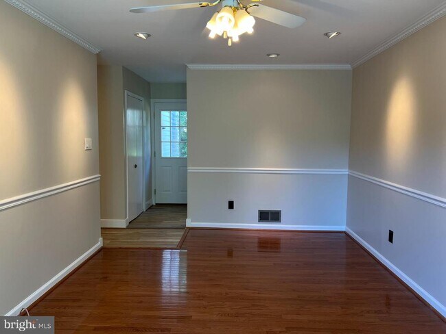 Building Photo - 9502 Tregaron Pl