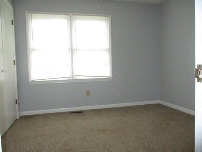 Building Photo - 111 Elfreth Ln