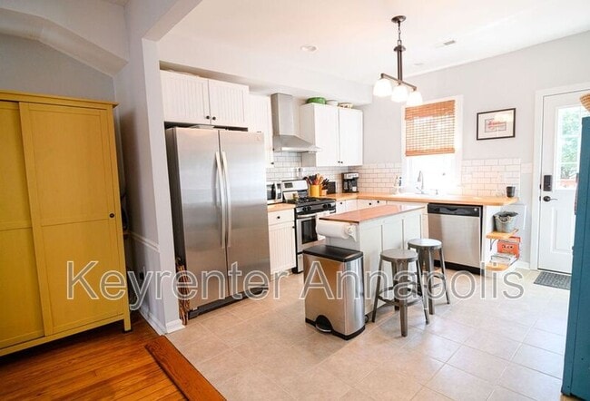 Building Photo - 4 Morris St