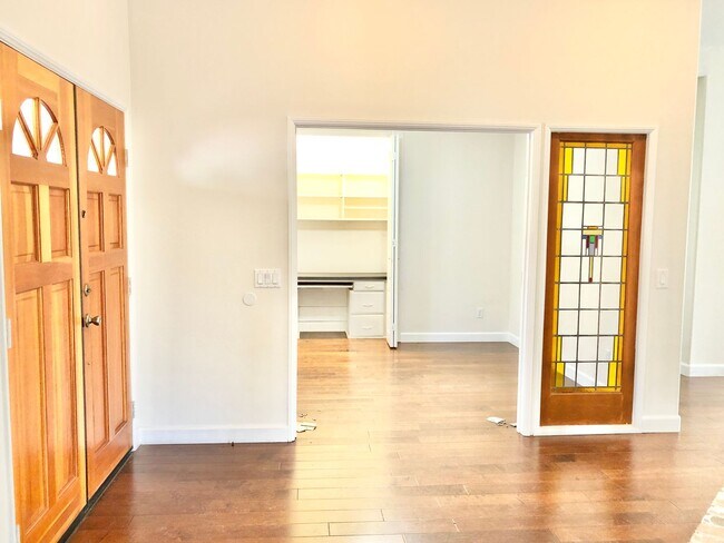 Building Photo - Wonderful Single Story Home, Quiet Neighbo...