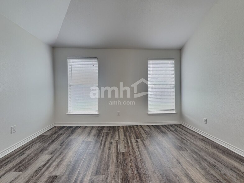 Building Photo - 1325 Rosedale Springs Ln