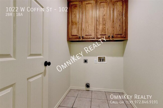 Building Photo - 1022 W Coffin St