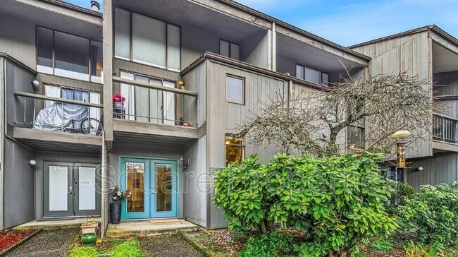 Building Photo - 6779 138th Ave NE