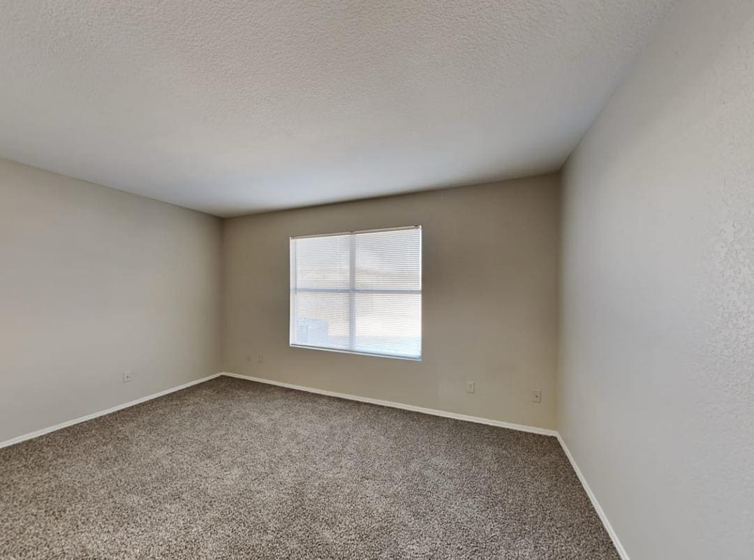 Building Photo - 4245 S Normandie Ln