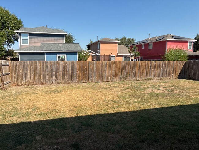 Building Photo - **Move-In Bonus! $500 Amazon Gift Card with 12-Month Lease at Current Rent**