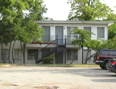 Primary Photo - 1400-1402 W Hickory St