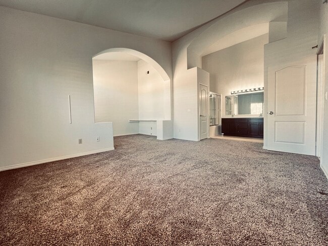 Building Photo - 2 Bedroom 2 Bathroom Condo in Carmel Mountain!