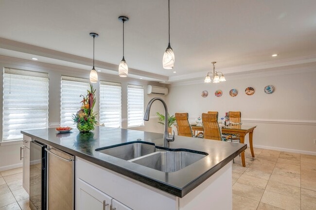 Building Photo - 912 N Niheu Pl