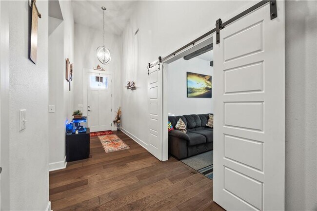 Building Photo - 1041 Silver Maple St
