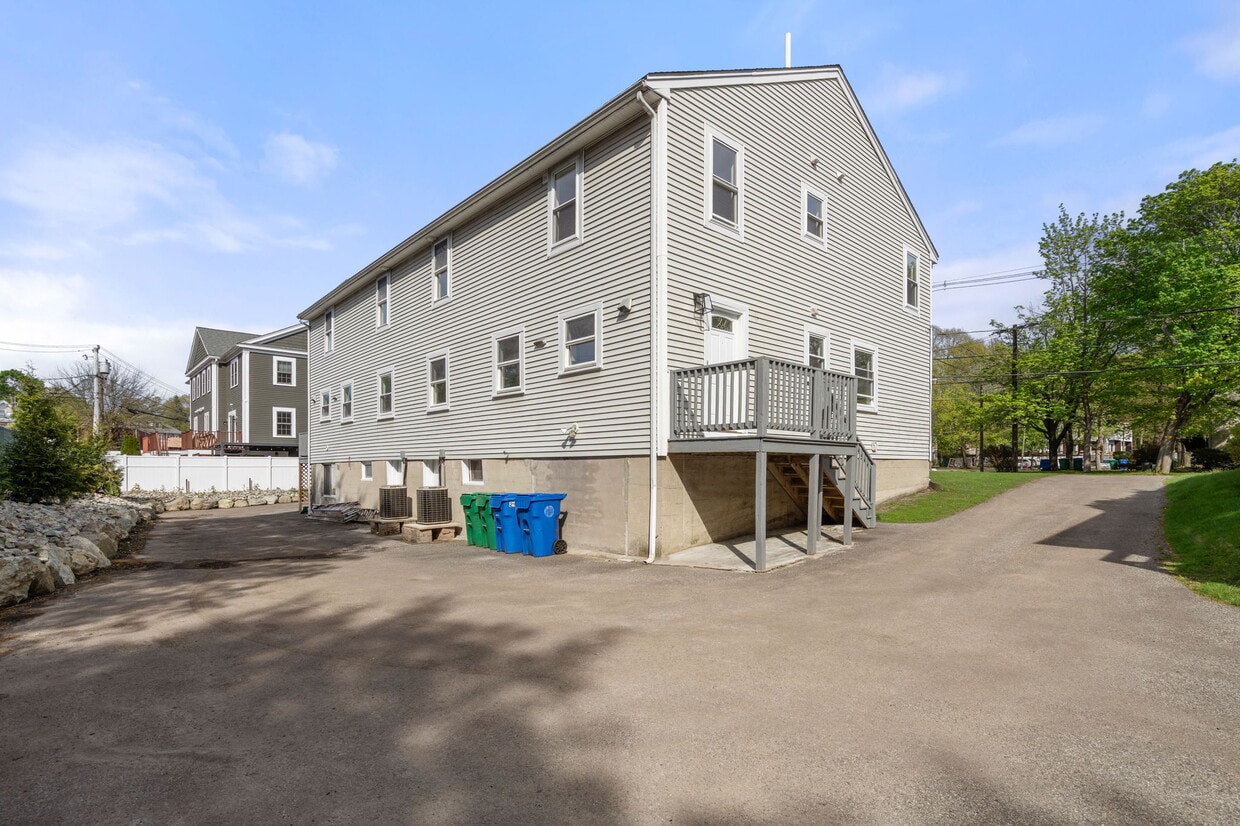 Building Photo - 29 Beaconwood Rd