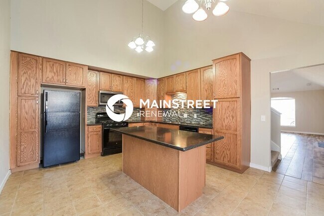 Building Photo - 4 Bedroom Pet-Friendly Home in MOORE, OK with Main Street Renewal