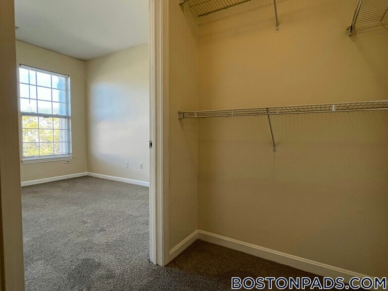 Building Photo - 311 Lowell St