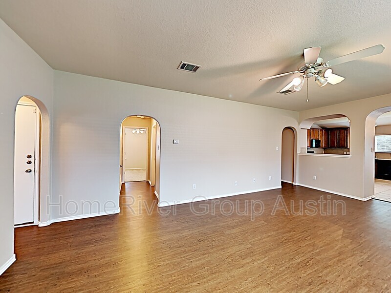 Building Photo - 119 Dove Song Dr