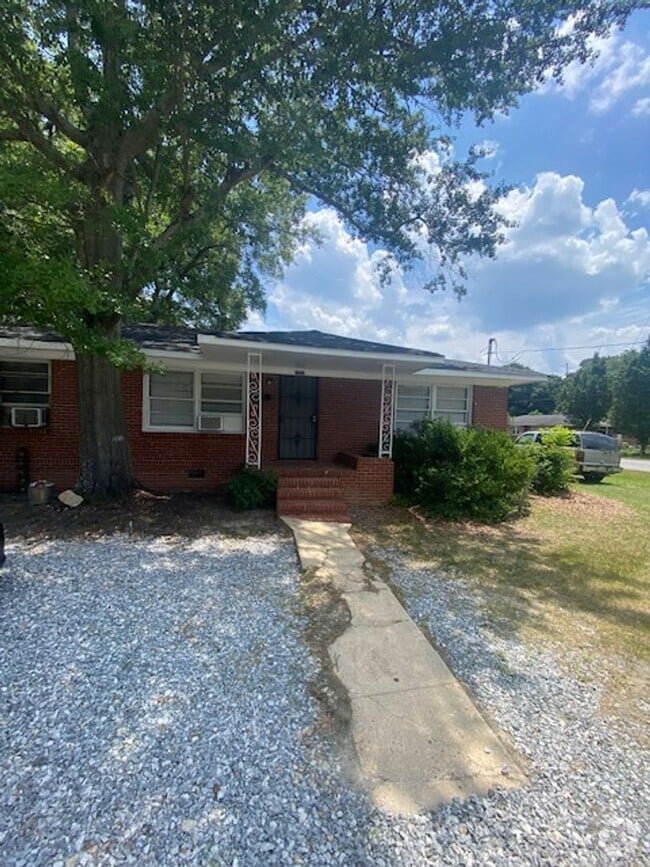 Building Photo - Rigdon Rd 1056**Dale