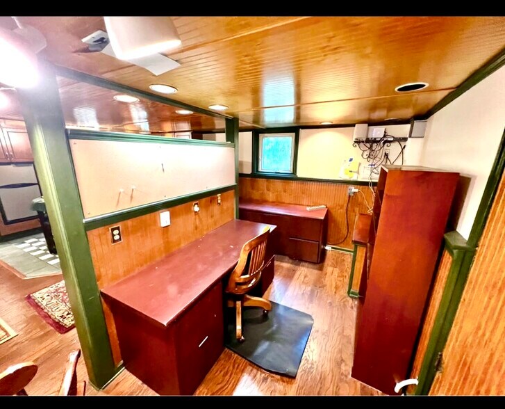 Building Photo - 739 S Alexander Ave