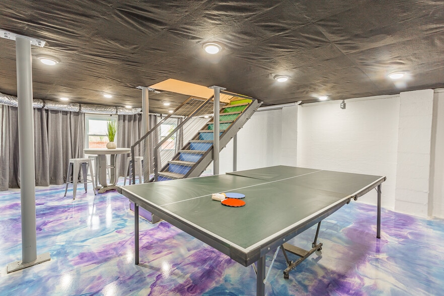 epoxy floors for easy clean up - 8011 Shallowford Rd