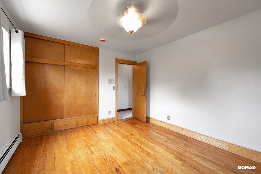Building Photo - 3636 Royal Dr
