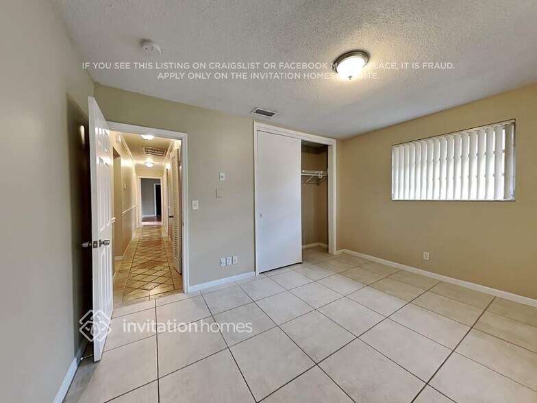 Building Photo - 1124 N 46th Ave