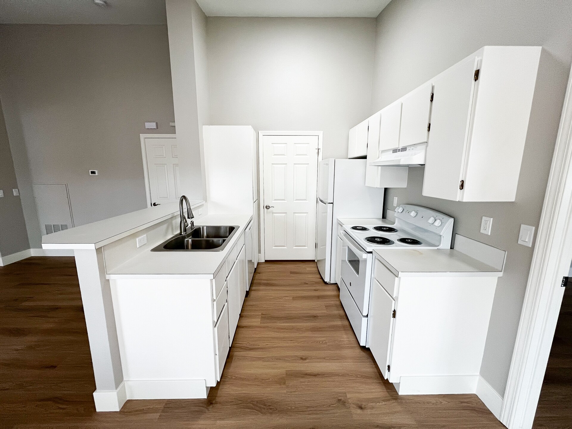 Building Photo - 6521 W Lucky Ln