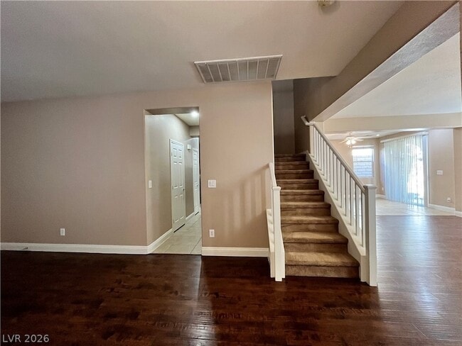 Building Photo - 548 Ivy Spring St