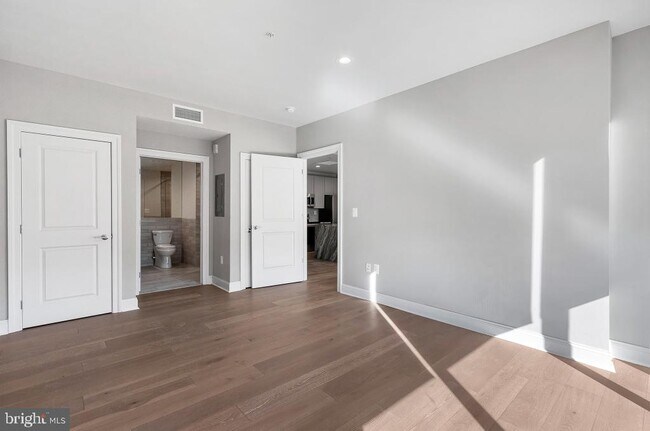 Building Photo - 30 N 23rd St