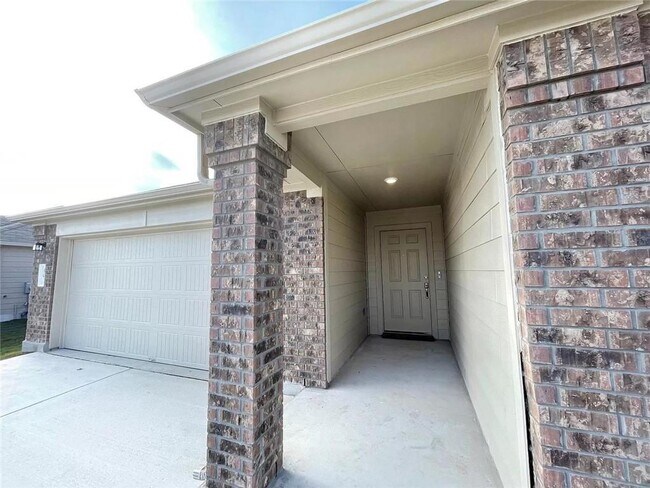 Building Photo - 103 Ulmus St