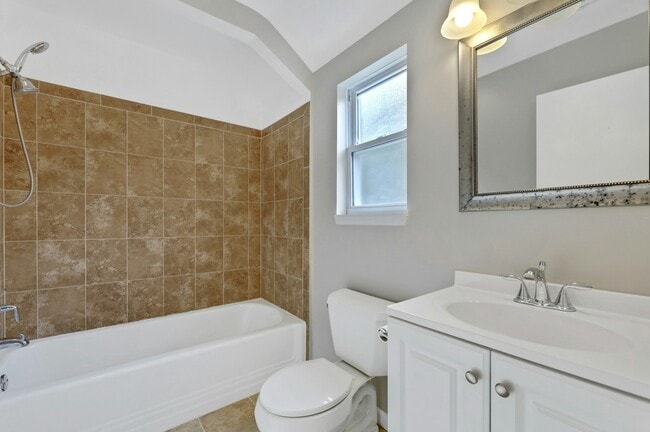 Building Photo - 215 New Milford Ave