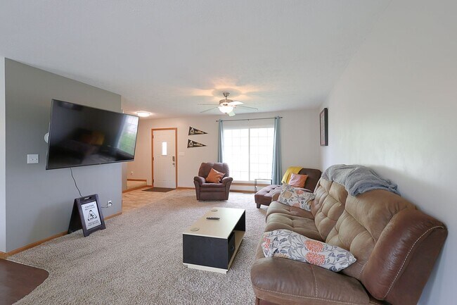Building Photo - 3139 Bowfield Way