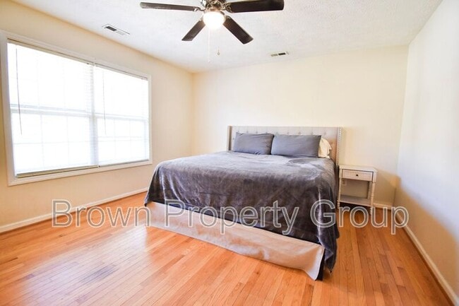 Building Photo - 624 Porter Rd