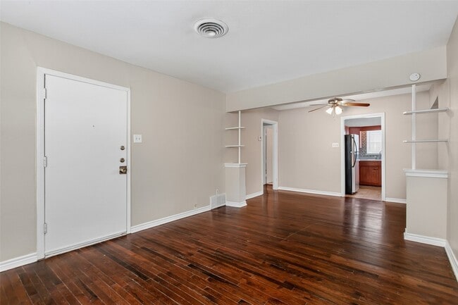 Building Photo - 10943 Desdemona Dr