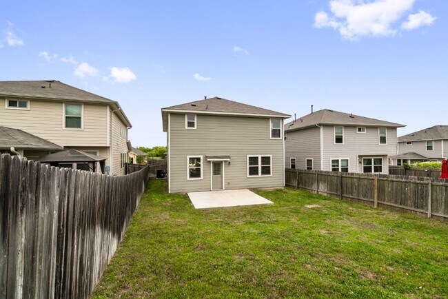 Building Photo - 341 Twisted Oaks Ln