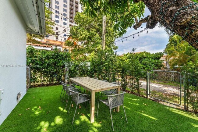 Building Photo - 45 Palermo Ave