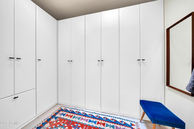 Building Photo - 6139 N 31st Ct