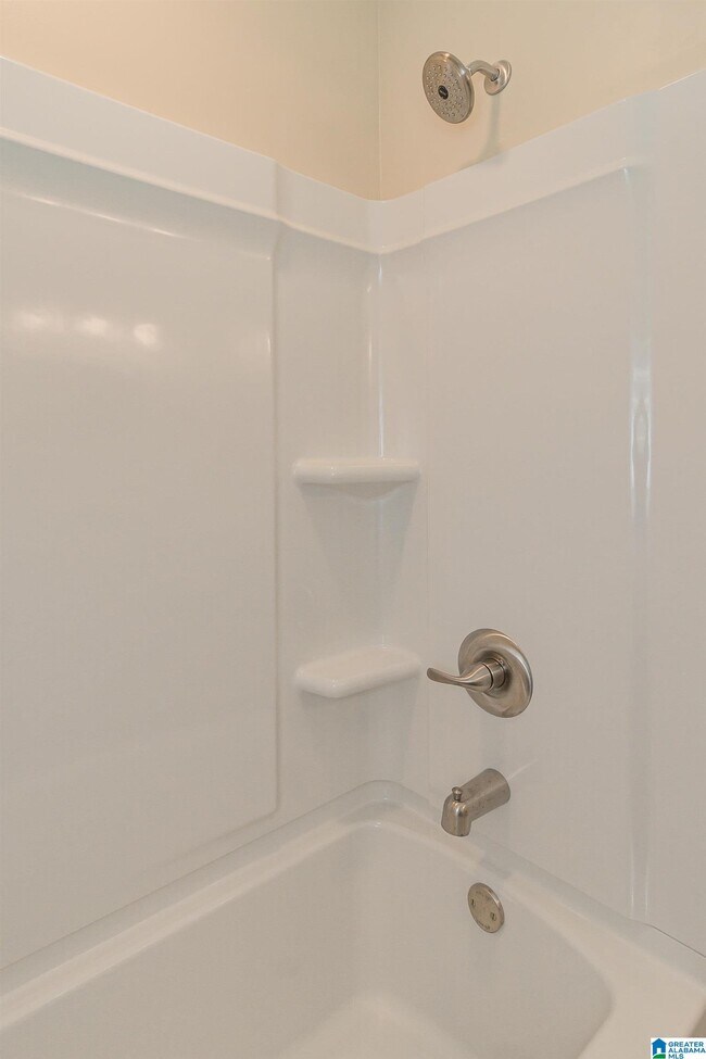 Building Photo - 615 Broadway St