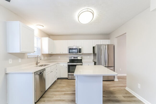 Building Photo - 1056 Leclerc Pl