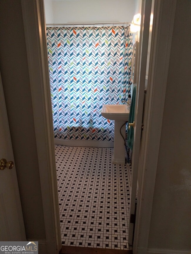 Building Photo - 170 Windsor Ct