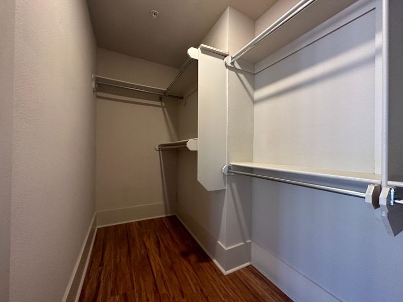 Building Photo - 519 E Capitol Ave