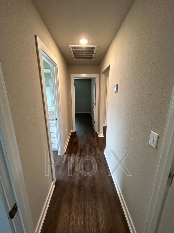 Building Photo - 419 N Mojave St