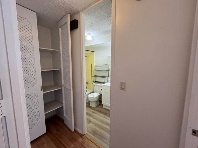 Building Photo - Salt Lake (Honolulu) Ilima West - 2 bedroo...