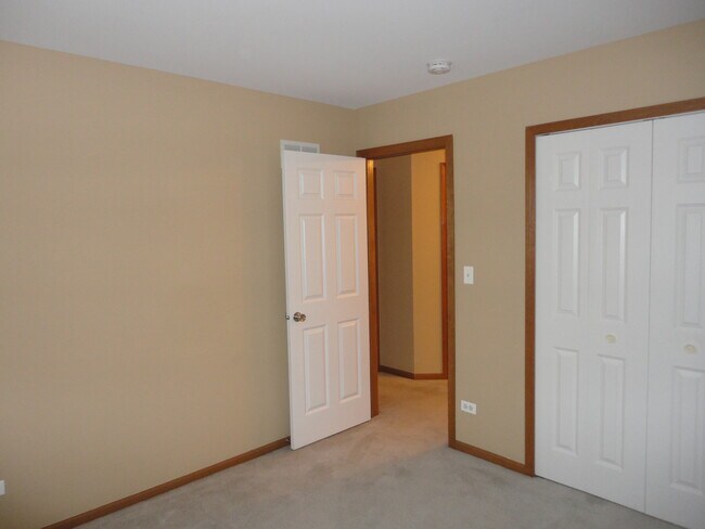 Building Photo - 5213 Aladdin Ct