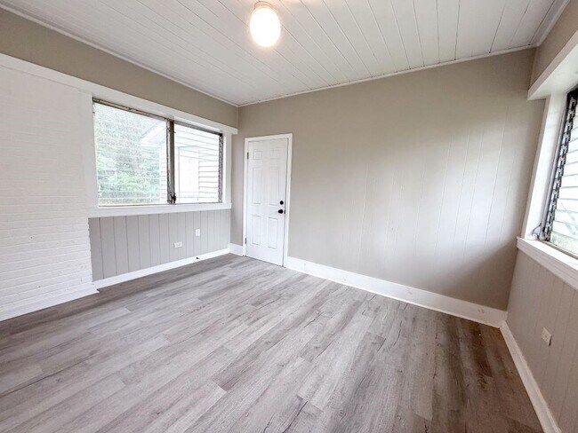 Building Photo - 51 Sherwood Dr