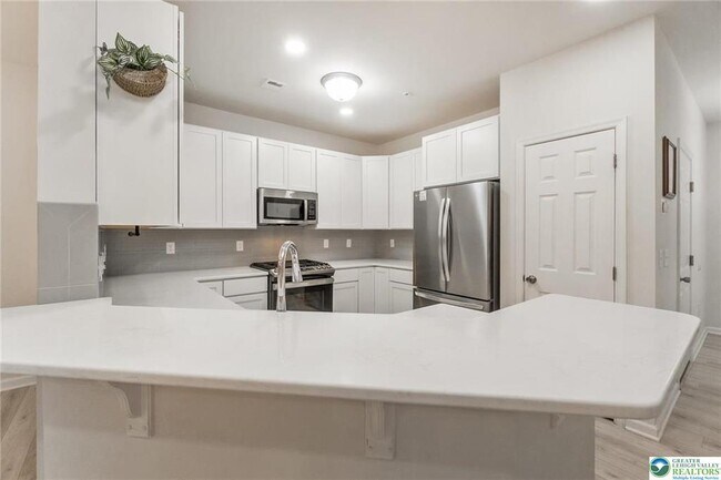 Building Photo - 164 Maureen Ln