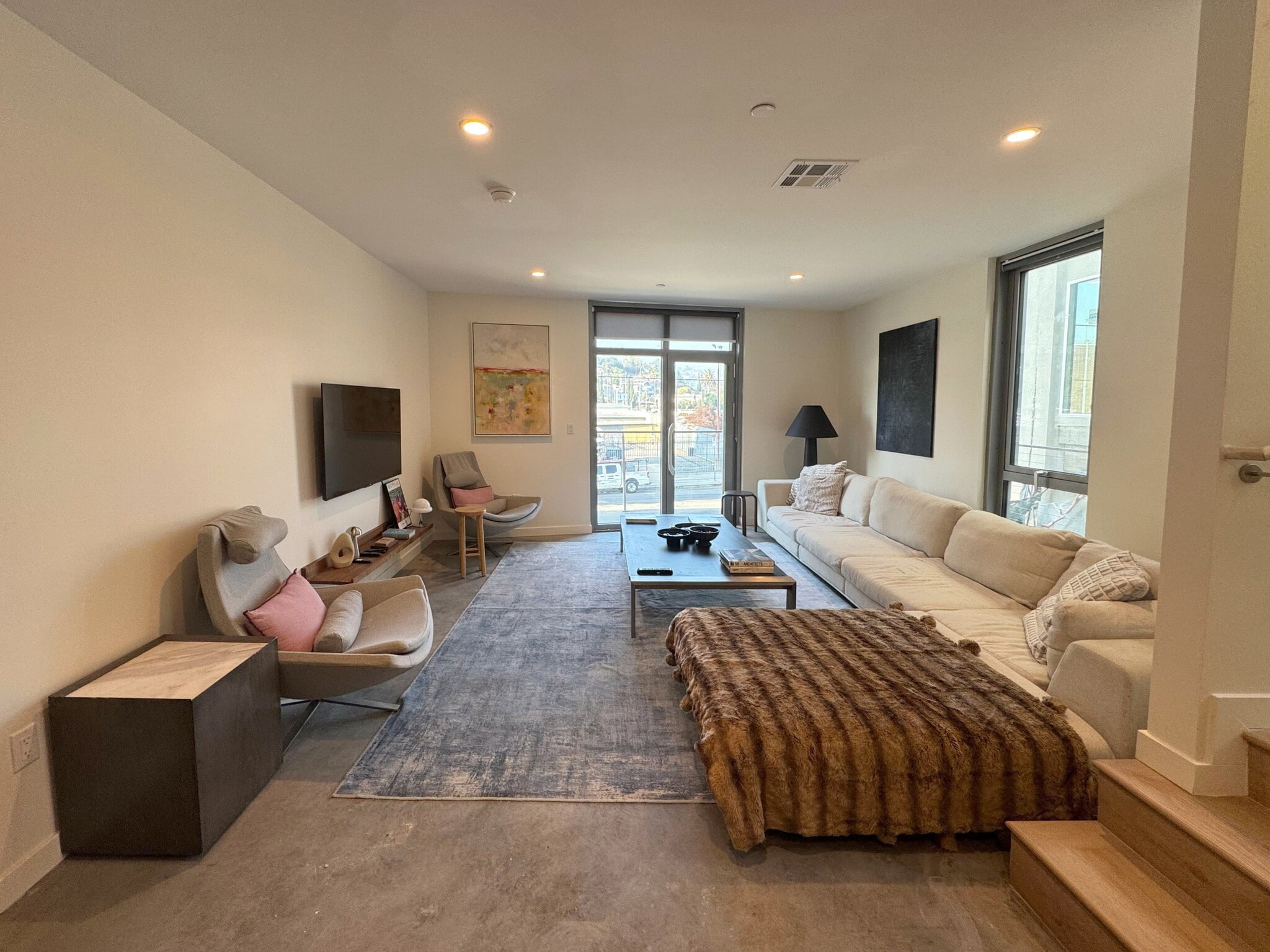 Building Photo - 4548 Huntington Dr S