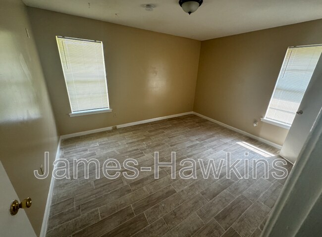 Building Photo - 940 Pebblebrook Dr