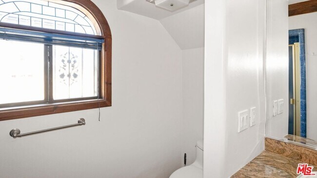 Building Photo - 12841 Landale St