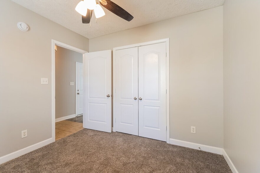 Building Photo - 1625 Beaconcrest Cir