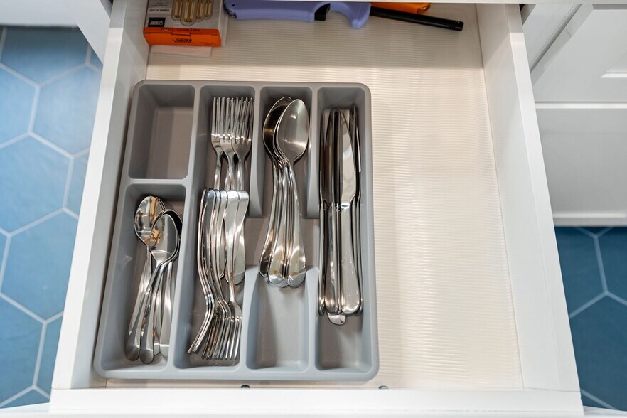 Building Photo - 3758 Gaviota Ave