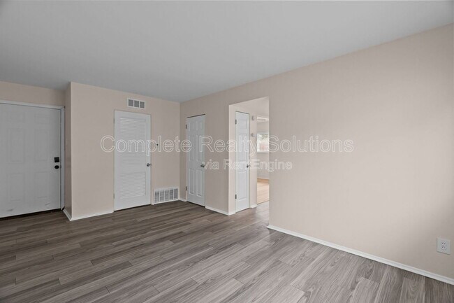 Building Photo - 2323 Woodson Rd