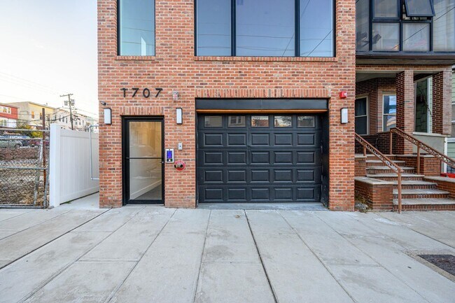 Building Photo - 1707 Palisade Ave